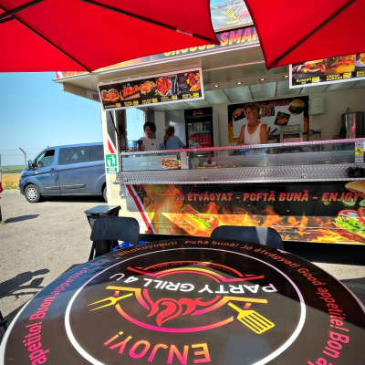 Ce-am mâncat în aventura din weekend: de la sarmale la pâine făcută cu suflet, bulz cu twist și un festin la Gerendás