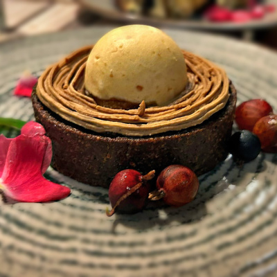 Ce-am mâncat în aventura din weekend: de la sarmale la pâine făcută cu suflet, bulz cu twist și un festin la Gerendás